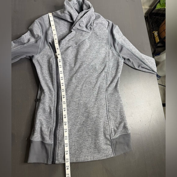 Lululemon Women’s Bhakti Yoga Jacket - Picture 9 of 9